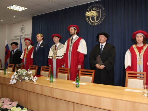 UDELENIE ČESTNÉHO TITULU DOCTOR HONORIS CAUSA